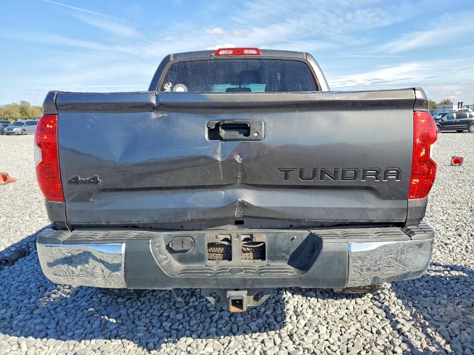 Photo 6 from auction – 2015 TOYOTA TUNDRA CRE with VIN 5TFDW5F19FX457113