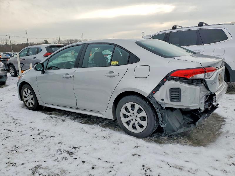 Photo 2 from auction – 2022 TOYOTA COROLLA LE with VIN 5YFEPMAE5NP354550