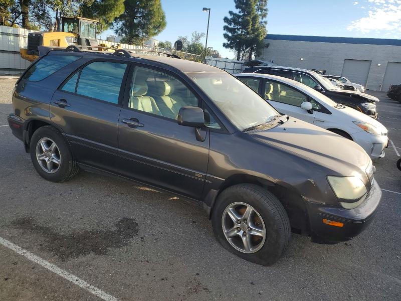Photo 4 from auction – 2002 LEXUS RX 300 with VIN JTJGF10U220139116