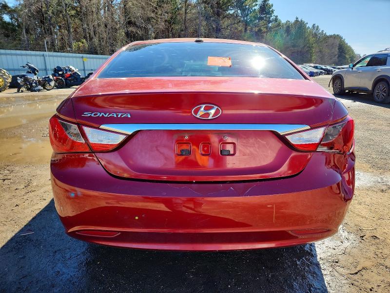Photo 6 from auction – 2011 HYUNDAI SONATA with VIN 5NPEB4AC6BH199013