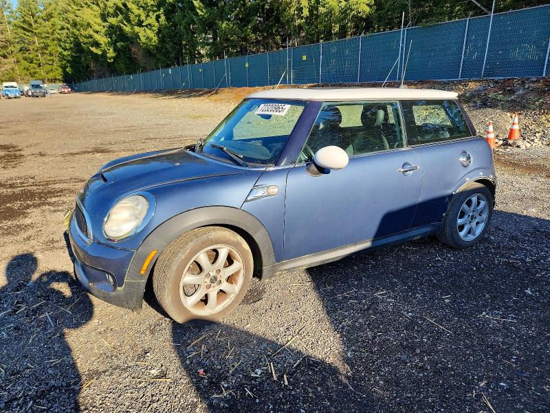 MINI COOPER S 2010 with VIN WMWMF7C58ATZ71681 - Photo from auction