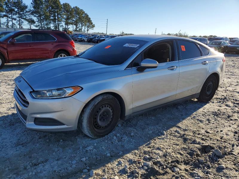 FORD FUSION S 2014 with VIN 1FA6P0G77E5393696 - Photo from auction