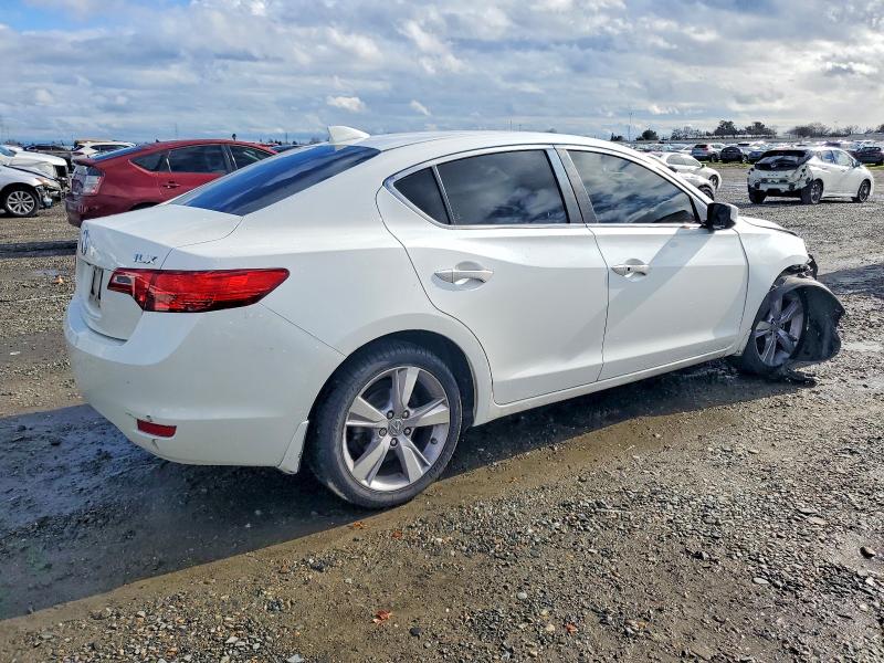 Photo 3 from auction – 2013 ACURA ILX with VIN 19VDE1F59DE011435
