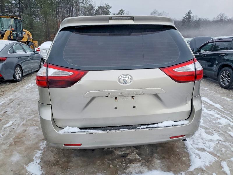 Photo 6 from auction – 2015 TOYOTA SIENNA with VIN 5TDZK3DC7FS643264