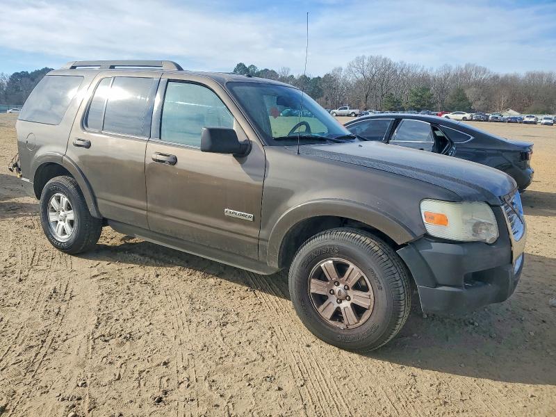 Photo 4 from auction – 2008 FORD EXPLORER with VIN 1FMEU63E08UA89279