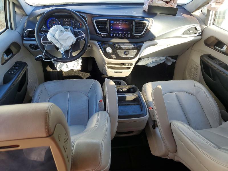 Photo 8 from auction – 2017 CHRYSLER PACIFICA T with VIN 2C4RC1BG5HR533560