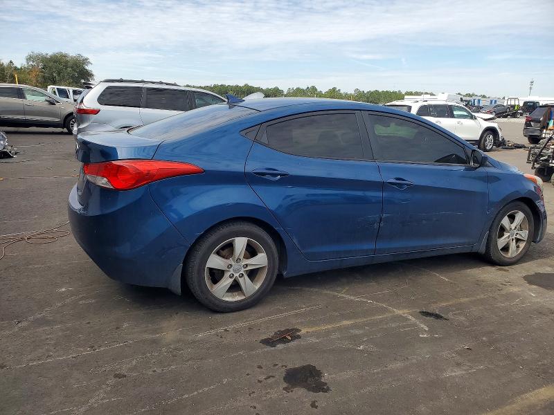Photo 3 from auction – 2013 HYUNDAI ELANTRA GL with VIN KMHDH4AEXDU976583