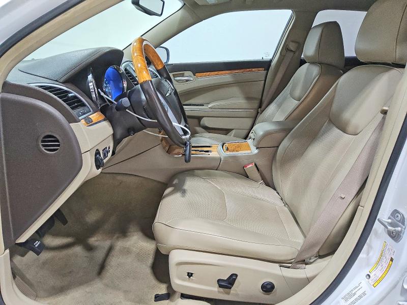 Photo 7 from auction – 2014 CHRYSLER 300C with VIN 2C3CCAET8EH169851