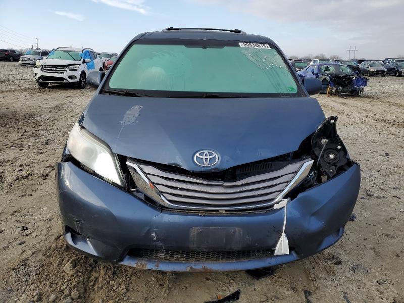 Photo 5 from auction – 2015 TOYOTA SIENNA XLE with VIN 5TDDK3DCXFS125563