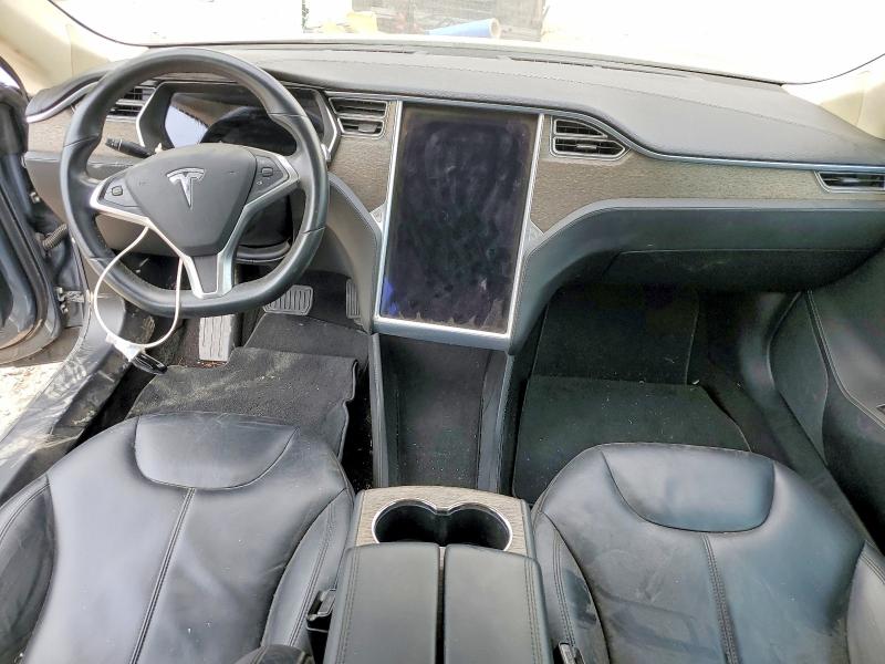 Photo 8 from auction – 2013 TESLA MODEL S with VIN 5YJSA1CN5DFP30142