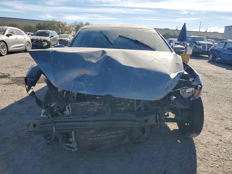 Photo 5 from auction – 2013 VOLKSWAGEN PASSAT with VIN 1VWBP7A36DC051798