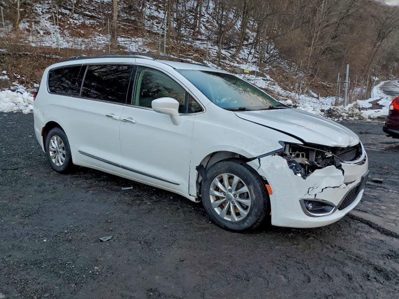 Photo 4 from auction – 2018 CHRYSLER PACIFICA T with VIN 2C4RC1BG7JR124059