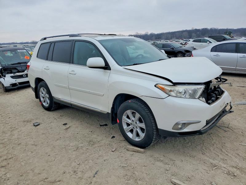 Photo 4 from auction – 2013 TOYOTA HIGHLANDER with VIN 5TDBK3EH4DS232705
