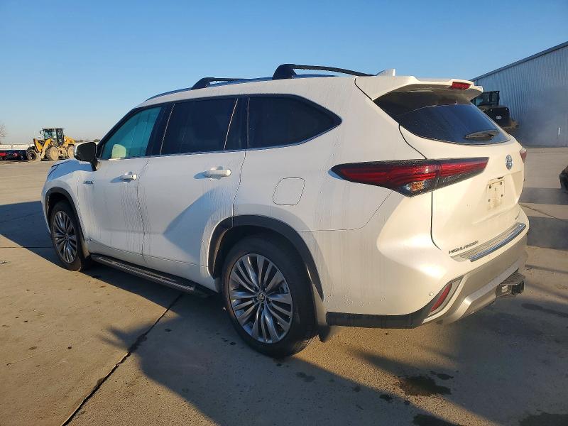 Photo 2 from auction – 2021 TOYOTA HIGHLANDER with VIN 5TDEBRCH8MS052016