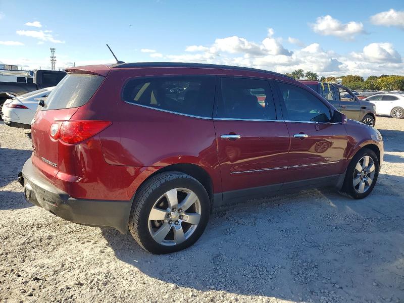 Photo 3 from auction – 2011 CHEVROLET TRAVERSE L with VIN 1GNKRLED2BJ143869