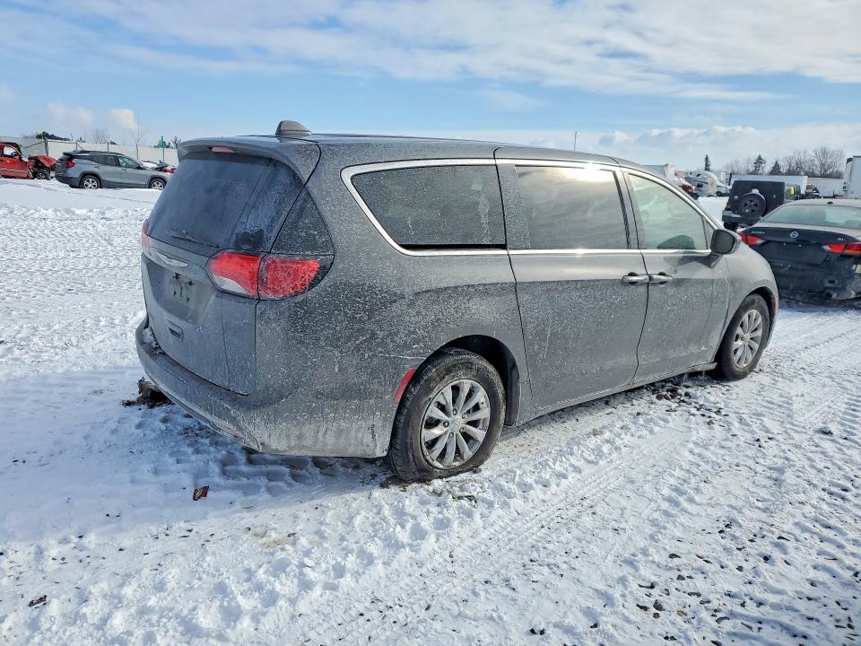 Photo 3 from auction – 2018 CHRYSLER PACIFICA with VIN 2C4RC1FG3JR126028
