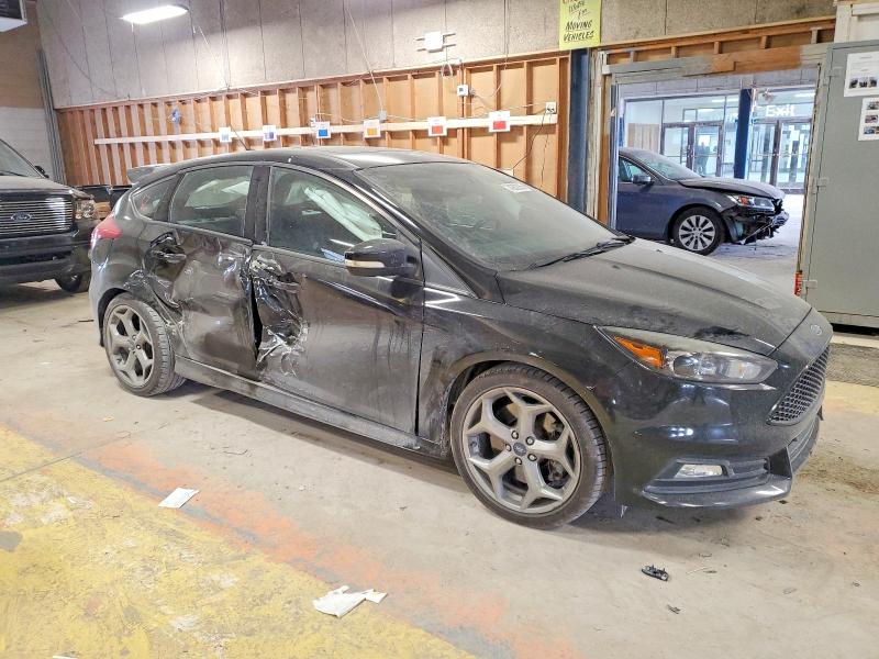 Photo 4 from auction – 2017 FORD FOCUS ST with VIN 1FADP3L92HL305363