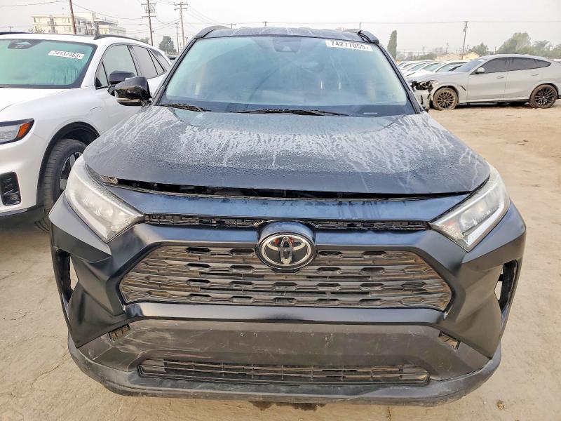 Photo 5 from auction – 2021 TOYOTA RAV4 with VIN 2T3W1RFV6MW165504