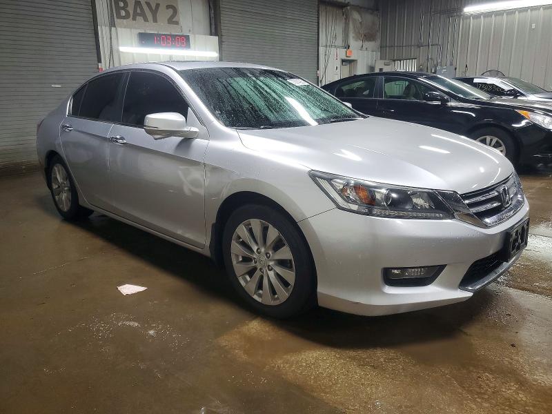 Photo 4 from auction – 2015 HONDA ACCORD with VIN 1HGCR2F89FA165593
