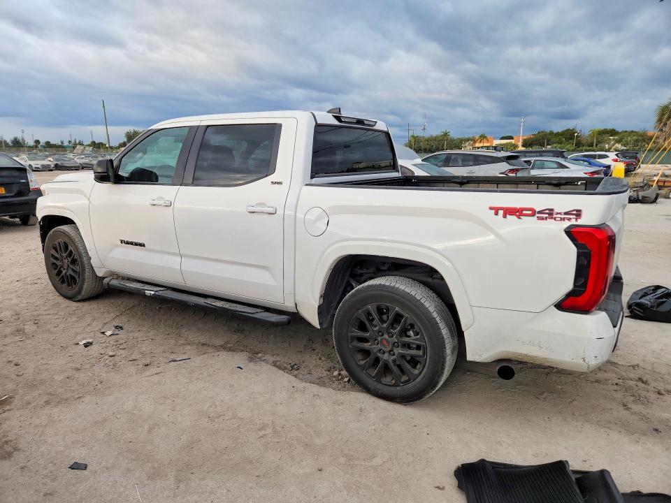 Photo 2 from auction – 2024 TOYOTA TUNDRA CRE with VIN 5TFLA5DB1RX152070