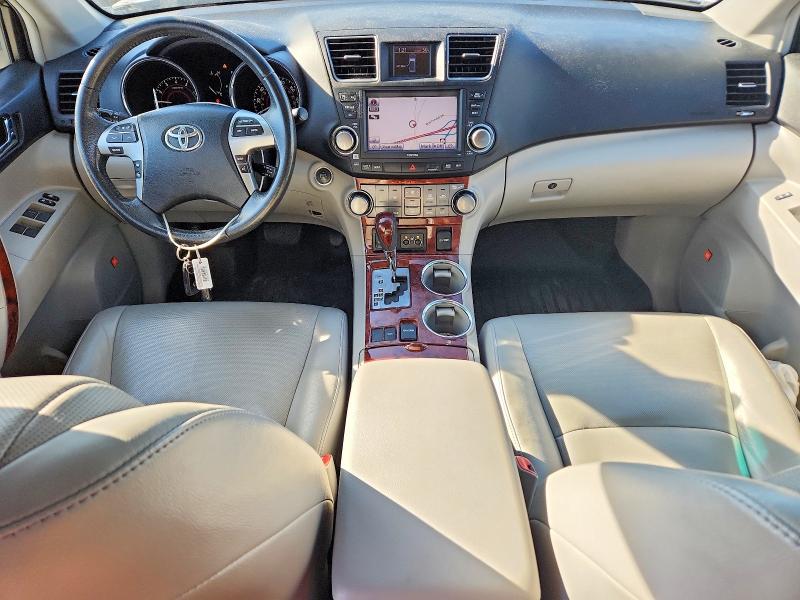Photo 8 from auction – 2012 TOYOTA HIGHLANDER with VIN 5TDYK3EH3CS055850