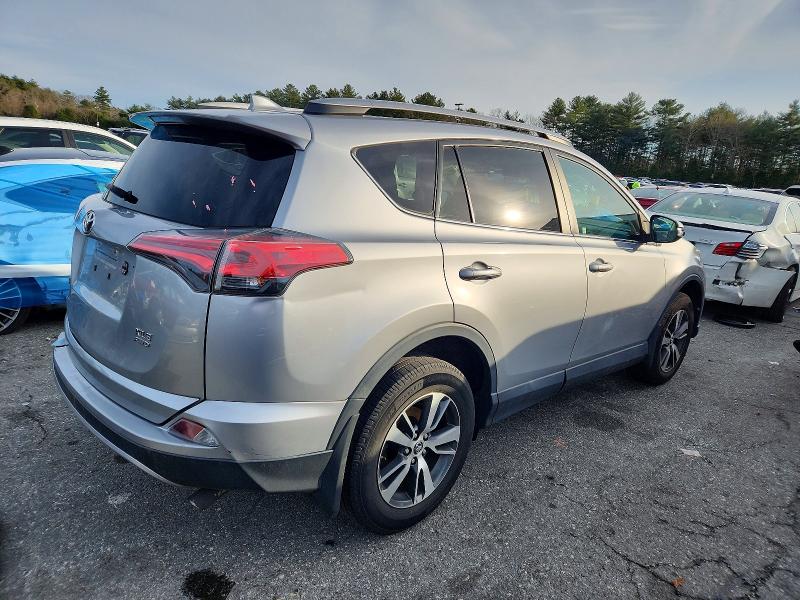 Photo 3 from auction – 2017 TOYOTA RAV4 XLE with VIN 2T3RFREV8HW667162