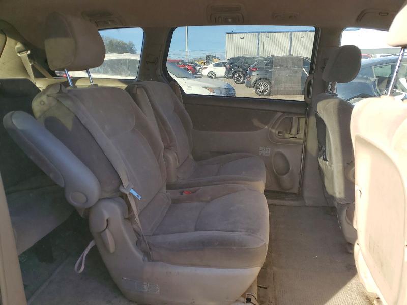 Photo 11 from auction – 2004 TOYOTA SIENNA with VIN 5TDZA23C94S205583