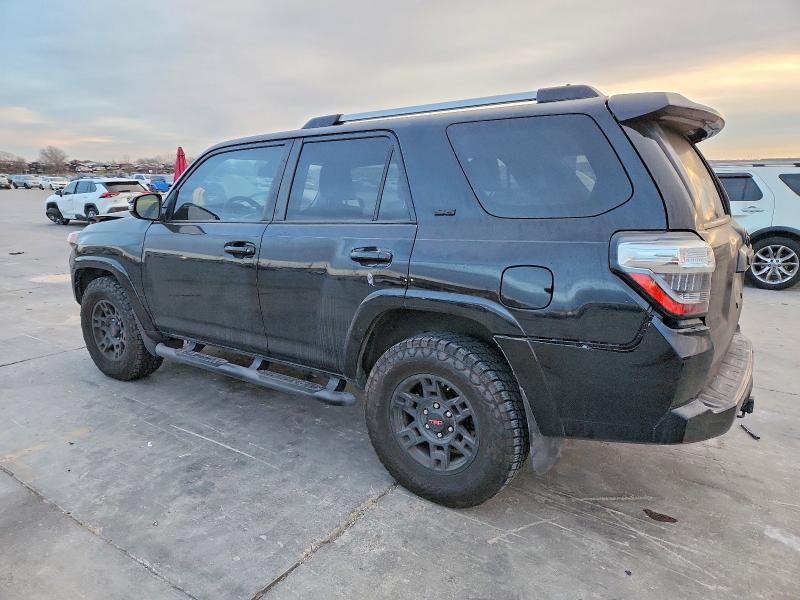 Photo 2 from auction – 2021 TOYOTA 4RUNNER with VIN JTEFU5JRXM5247944