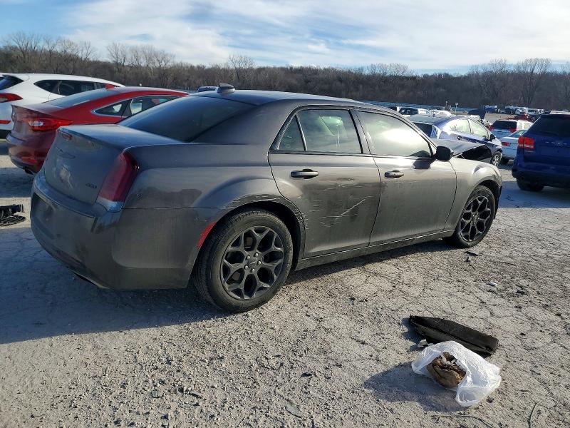 Photo 3 from auction – 2020 CHRYSLER 300 TOURIN with VIN 2C3CCARG1LH233688