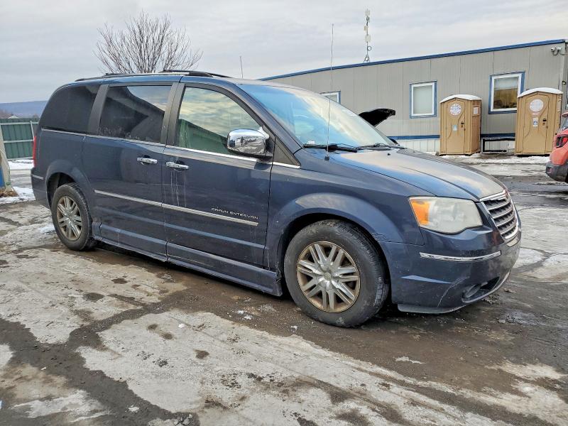 Photo 4 from auction – 2008 CHRYSLER TOWN & COU with VIN 2A8HR64X98R814922