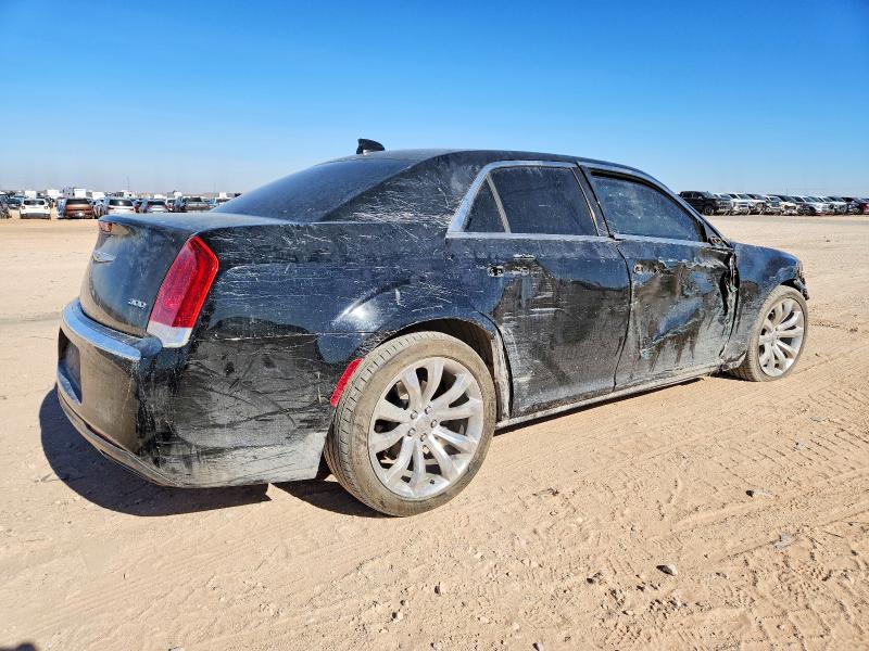 Photo 3 from auction – 2018 CHRYSLER 300 TOURIN with VIN 2C3CCAAG1JH276002