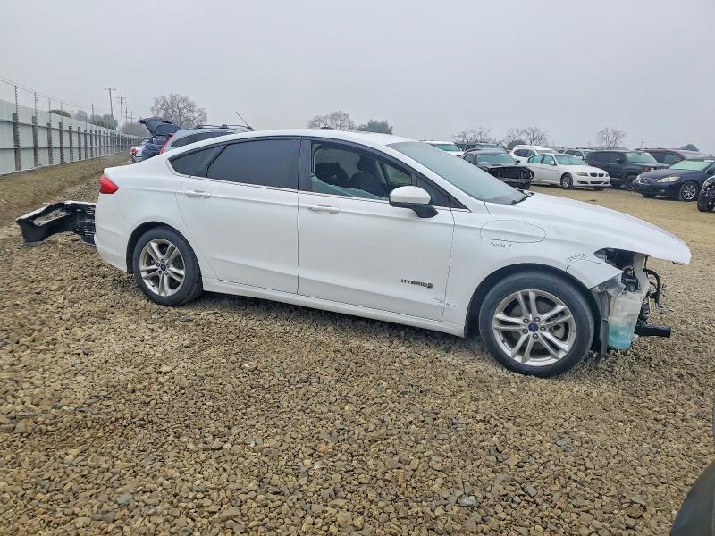 Photo 4 from auction – 2018 FORD FUSION with VIN 3FA6P0LU6JR219556