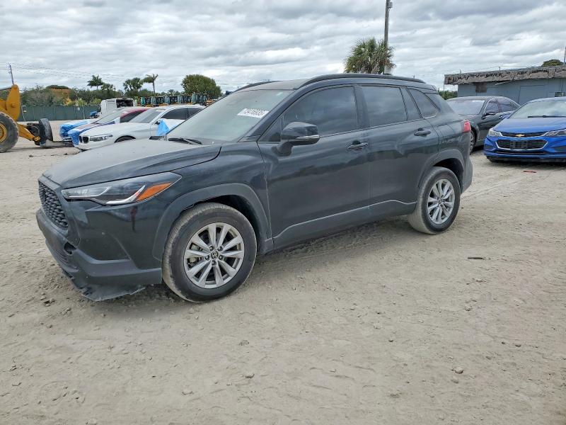 TOYOTA COROLLA CROSS 2025 with VIN 7MUCAAAG7SV135817 - Photo from auction