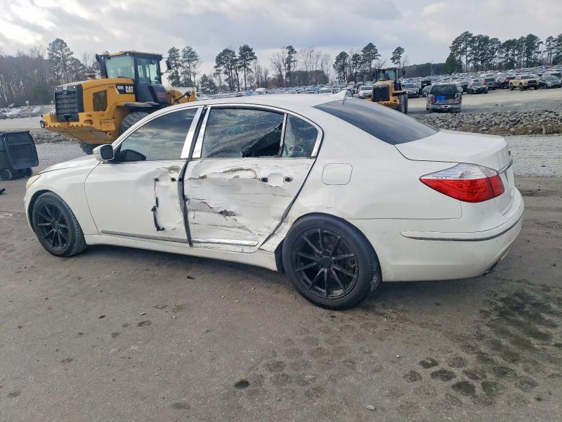 Photo 2 from auction – 2011 HYUNDAI GENESIS 4. with VIN KMHGC4DF7BU132983