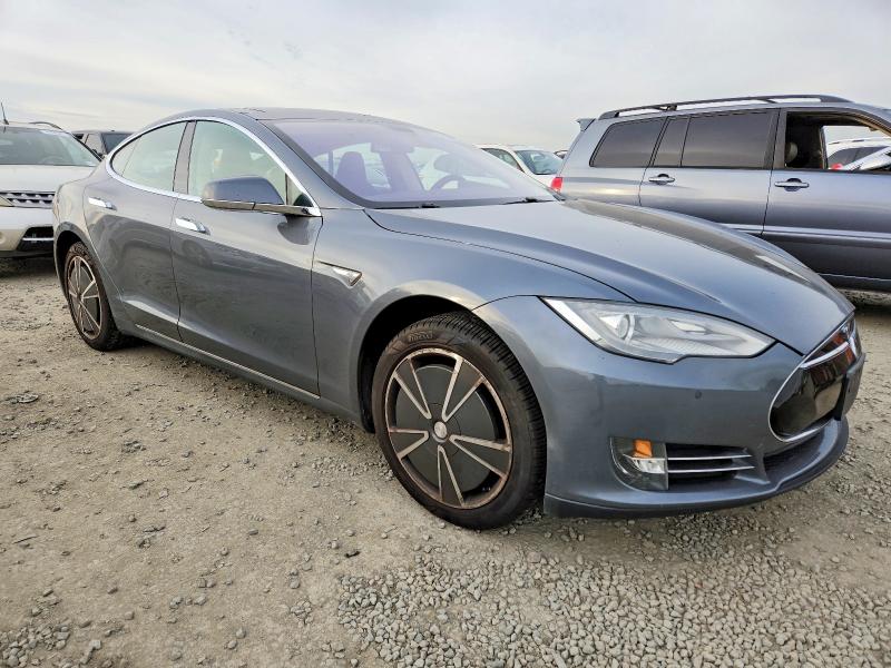Photo 4 from auction – 2013 TESLA MODEL S with VIN 5YJSA1CPXDFP21888