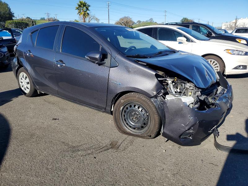 Photo 4 from auction – 2013 TOYOTA PRIUS C with VIN JTDKDTB36D1042131