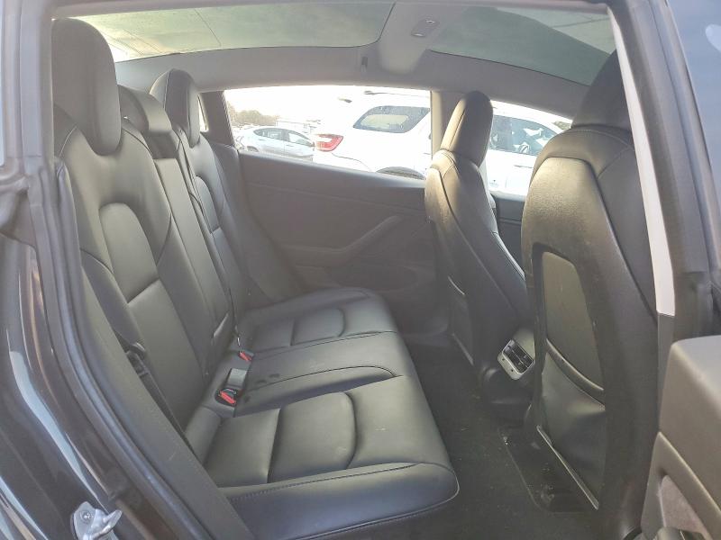 Photo 10 from auction – 2018 TESLA MODEL S with VIN 5YJ3E1EB5JF121186