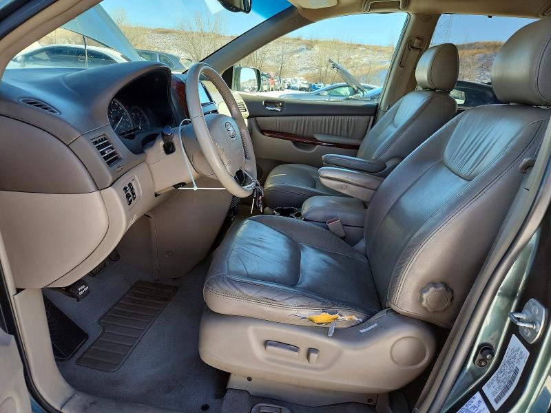 Photo 7 from auction – 2004 TOYOTA SIENNA XLE with VIN 5TDBA22C14S025713