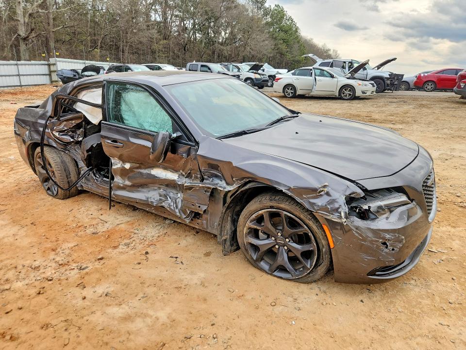 Photo 4 from auction – 2023 CHRYSLER 300 with VIN 2C3CCABGXPH679659