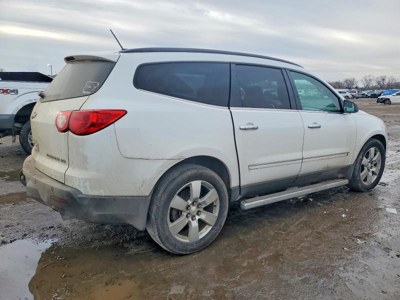 Photo 3 from auction – 2010 CHEVROLET TRAVERSE L with VIN 1GNLVHED9AS156141