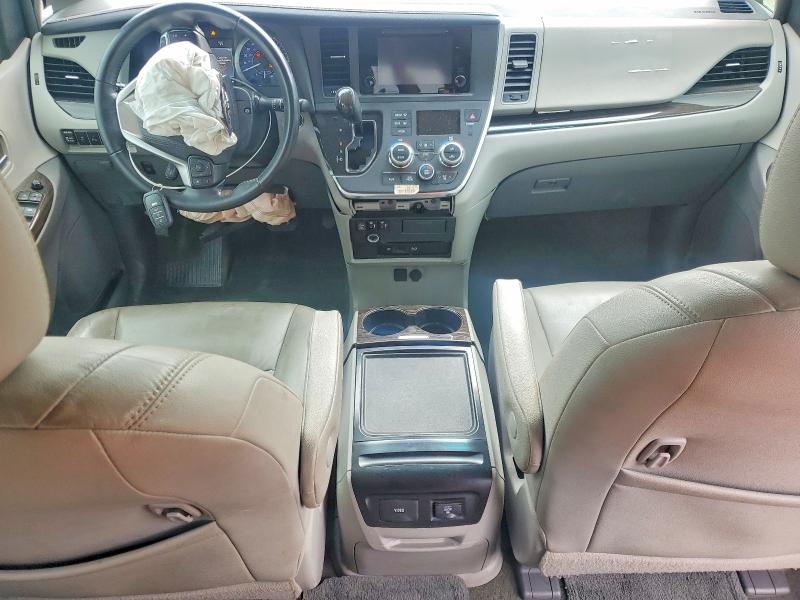 Photo 8 from auction – 2015 TOYOTA SIENNA XLE with VIN 5TDYK3DC9FS675192