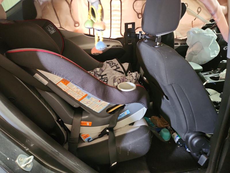 Photo 11 from auction – 2021 CHEVROLET EQUINOX with VIN 2GNAXHEV3M6155116