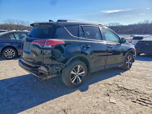 Photo 3 from auction – 2018 TOYOTA RAV4 ADVEN with VIN 2T3RFREV6JW837251