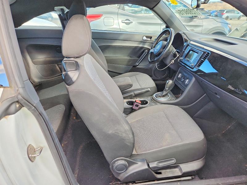 Photo 10 from auction – 2018 VOLKSWAGEN BEETLE with VIN 3VWFD7AT0JM702136