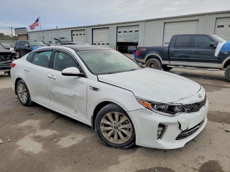 Foto 4 de la subasta – 2018 KIA OPTIMA EX con VIN 5XXGU4L36JG247734