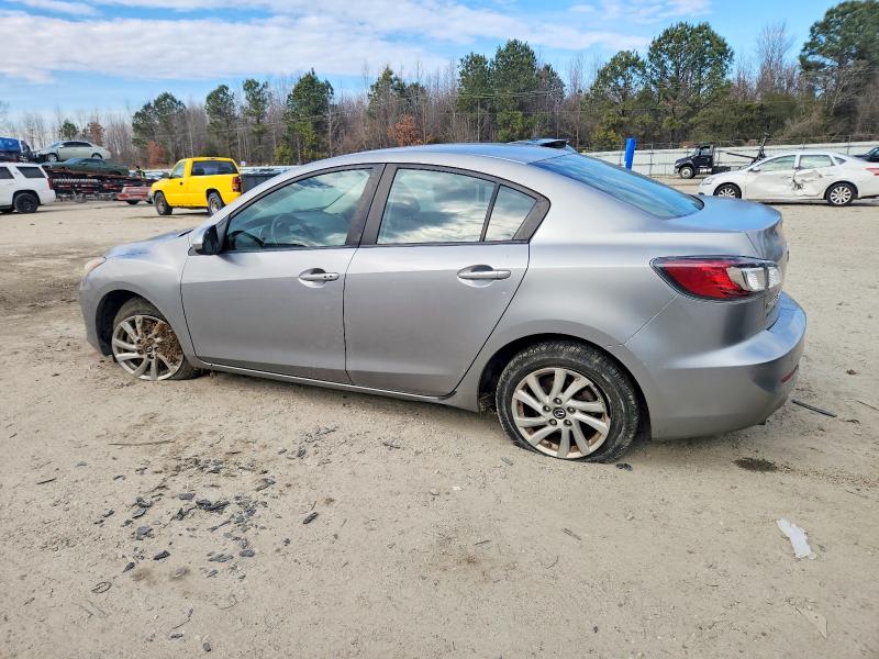 Photo 2 from auction – 2013 MAZDA 3 with VIN JM1BL1V72D1820298