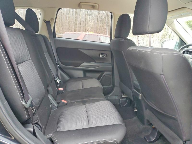 Photo 11 from auction – 2018 MITSUBISHI OUTLANDER with VIN JA4AD3A39JZ000542