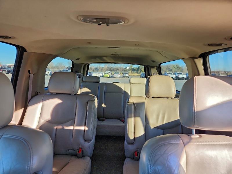 Photo 10 from auction – 2003 CHEVROLET SUBURBAN K with VIN 3GNFK16Z73G320259