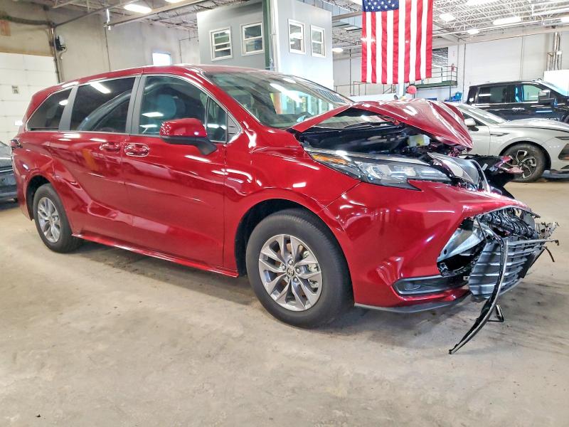 Photo 4 from auction – 2025 TOYOTA SIENNA with VIN 5TDKRKEC5SS277062