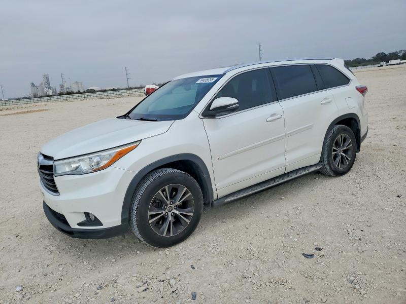 TOYOTA HIGHLANDER 2016 with VIN 5TDKKRFHXGS132145 - Photo from auction